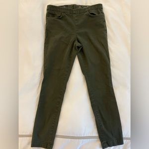 J. Crew Dannie pant in olive green. Size 6.
